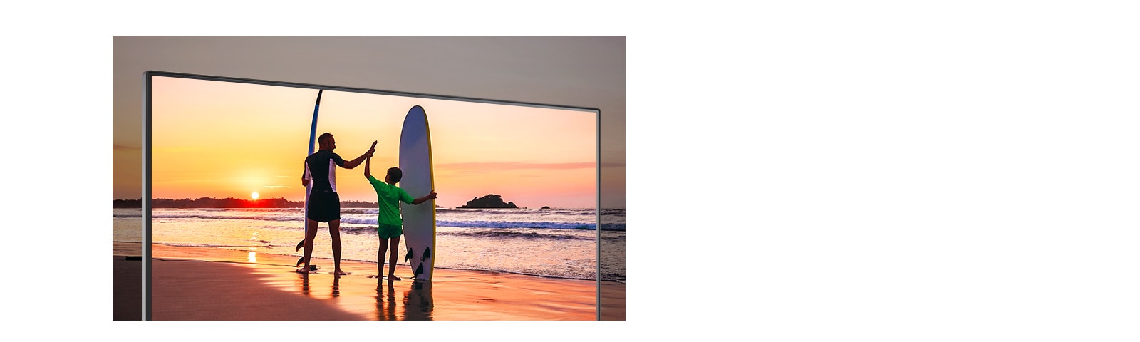 IPS с DCI-P3 95% предлага като стандарт реални цветове и голям зрителен ъгъл