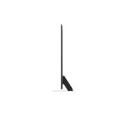 LG 100-инчов LG QNED evo AI QNED87 Mini LED 4K Smart TV 2026, LG QNED AI QNED83 Mini LED Ultra Big TV е монтиран на стената в светла всекидневна и показва интензивен момент на игра на футбол с ярки цветове и изтънчено качество на картината на широк екран, докато, 100QNED87B3, thumbnail 3