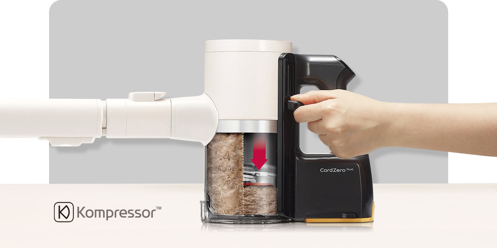Shows how the Kompressor works on the Cordzero™ vacuum cleaner.