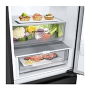 LG Хладилник c долна камера, DoorCooling+™ технология, 344L капацитет, отворена горна врата с изглед към храната, GBV3100CEP, thumbnail 7
