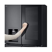 LG InstaView™ Multi-Door хладилник, DoorCooling+™ и ThinQ™ технология, 646L капацитет, Предна горна врата, отворена с изглед към храната, GMK960EV2E, thumbnail 4