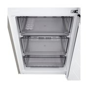 LG Хладилник c долна камера, DoorCooling+™ и ThinQ™ технология, 375L капацитет, Изглед на поставката за лед , GBBSJ20EPY, thumbnail 8
