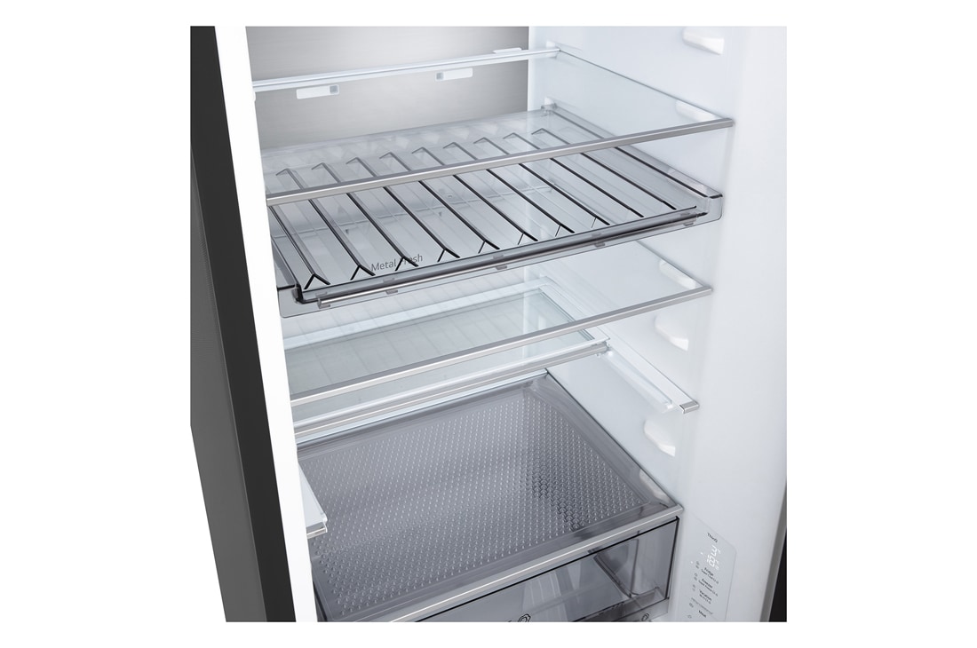 LG Хладилник c долна камера, DoorCooling+™ и ThinQ™ технология, 375L капацитет, Отворена лява врата с изглед към храната, GBBS524CEV, thumbnail 10