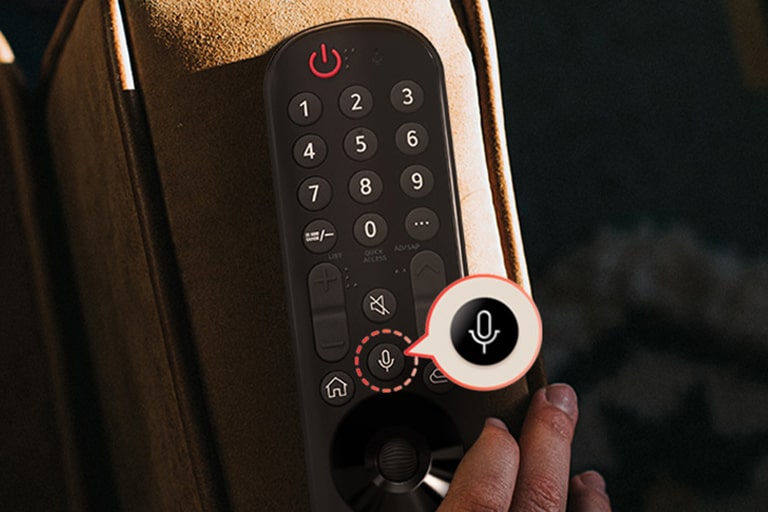 Има бутон с нарисувана икона на микрофон и този бутон е операционният бутон за гласово разпознаване.