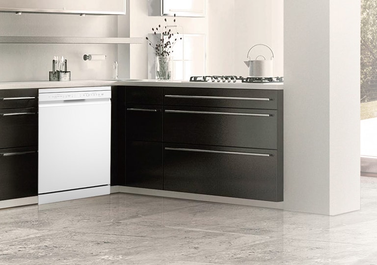 LG свободностояща съдомиялна машина с модерен дизайн, подходяща за вграждане в кухненски шкаф.