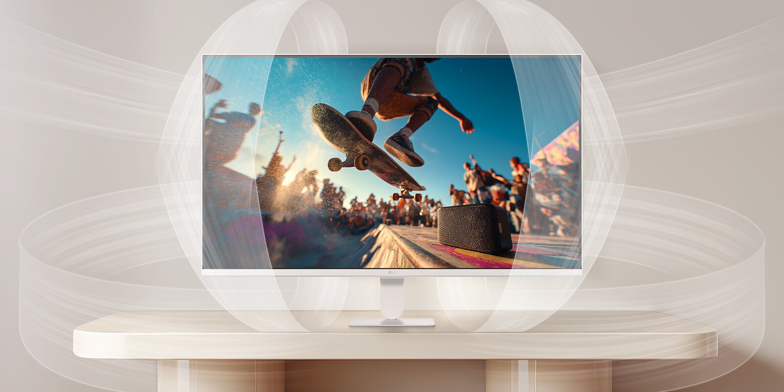 LG Smart Monitor демонстрира AI Sound Pro с концертна сцена на екрана, подчертавайки завладяваща аудио оптимизация.