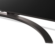 LG 70'' (178 cm) 4K HDR Smart UHD TV, изглед на стойката в близък план, 70UQ81003LB, thumbnail 5