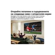 LG 85-инчов LG QNED AI QNED70 Mini LED 4K Smart TV 2026, LG QNED AI QNED70 Mini LED Ultra Big TV е монтиран на стената в светла всекидневна и показва интензивен момент на игра на футбол с ярки цветове и изтънчено качество на картината на широк екран, докато, 85QNED70B3A, thumbnail 3