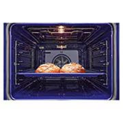 LG InstaView™ фурна за вграждане, EasyClean™ и ThinQ™ технология, 76L капацитет, Детайл от вътрешността на LG фурна за вграждане, с хляб на тавата, технология EasyClean™ и капацитет 76 литра., WSED7612S, thumbnail 9