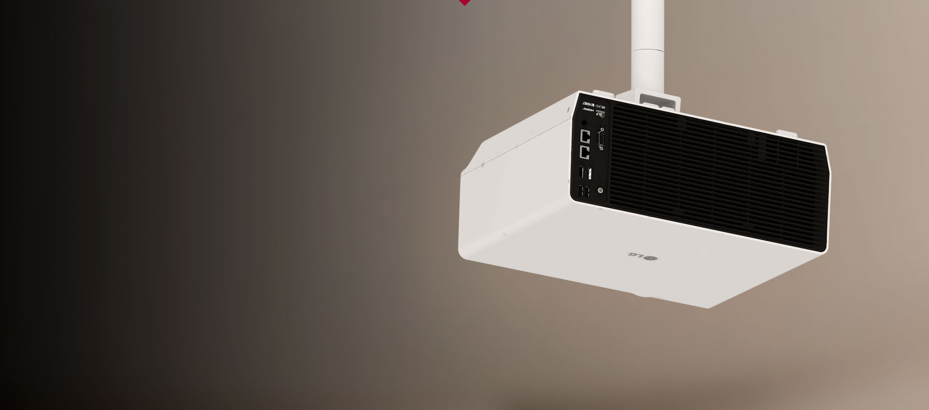 Le modèle BF50 est installé au plafond, et les caractéristiques sont montrées en points vignettes.