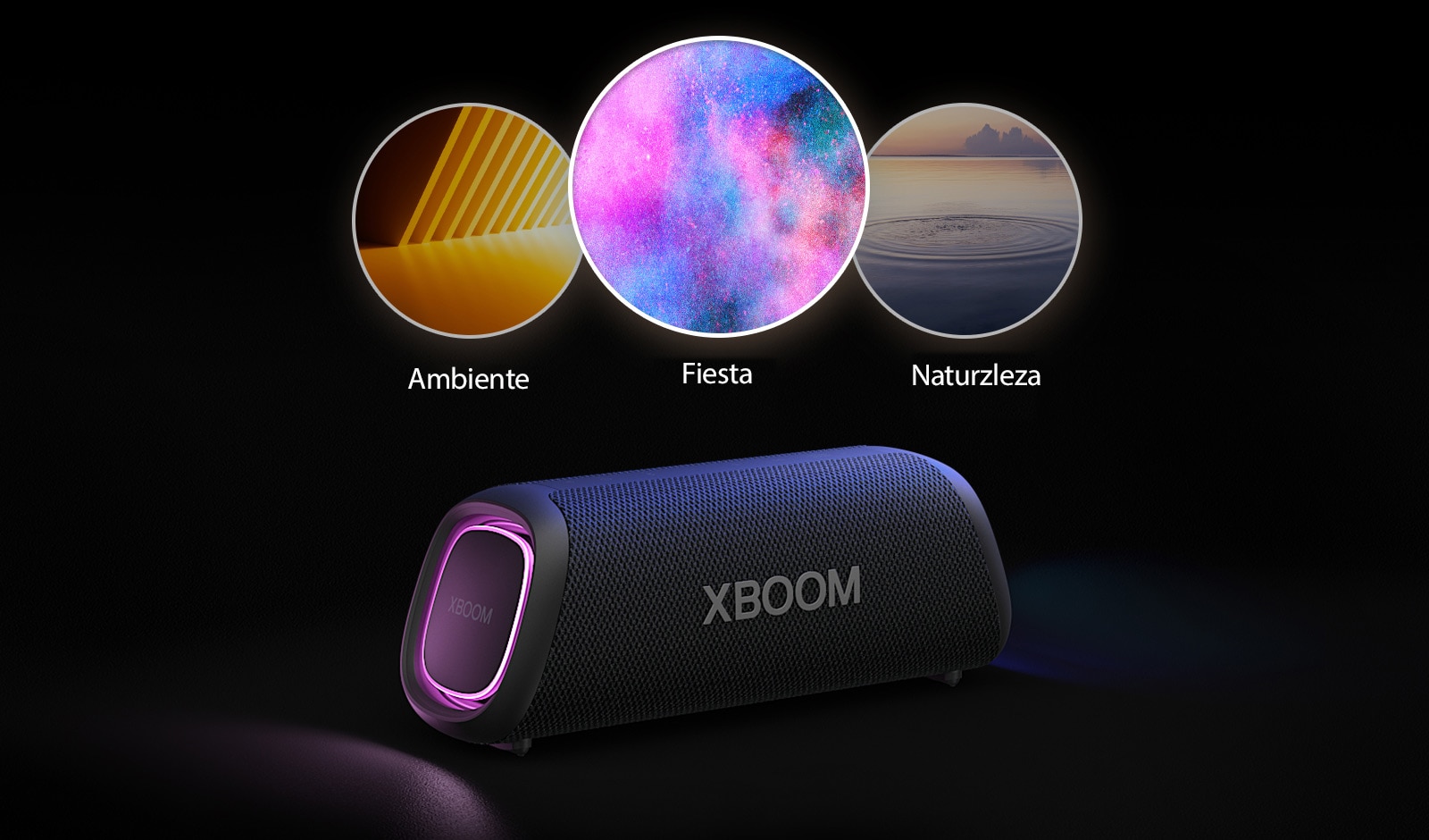LG XBOOM Go XG7 con iluminación violeta se coloca en el suelo. En la parte superior del altavoz, muestra tres modos de Light Studio; ambiente, naturaleza y fiesta.
