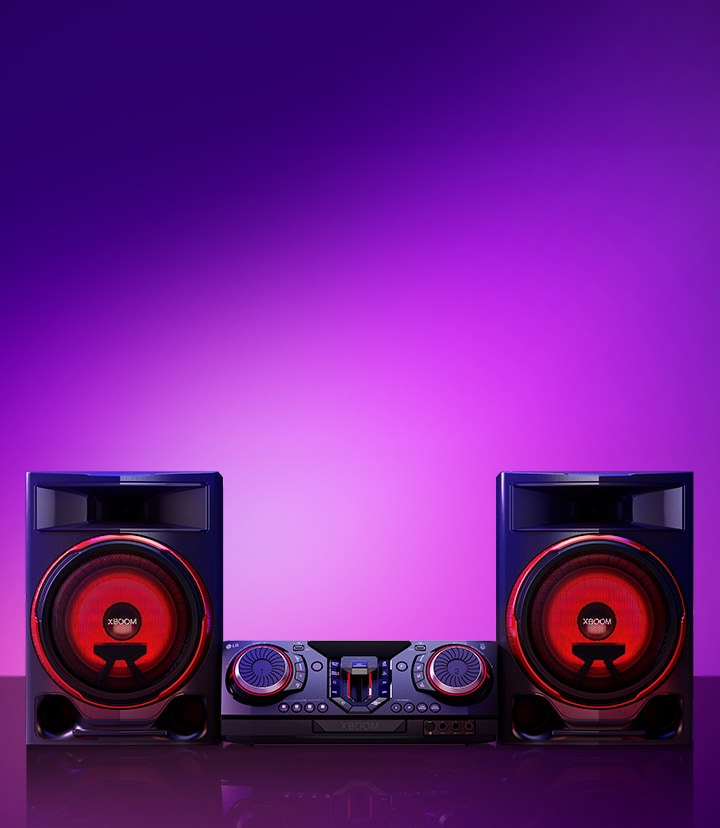 La imagen muestra un fondo degradado de color púrpura. A la izquierda, el LG XBOOM CL87 se alza sobre el fondo. Se muestran dos altavoces y en el medio hay un receptor.