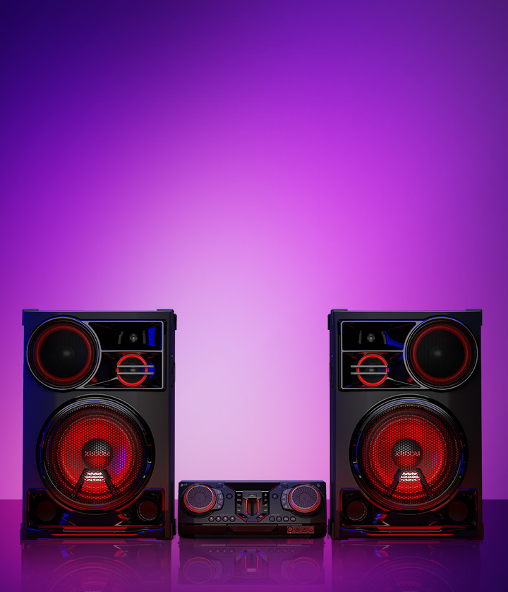 La imagen muestra un fondo degradado de color púrpura. A la izquierda, el LG XBOOM CL98 se alza sobre el fondo. Se muestran dos altavoces y en el medio hay un receptor.