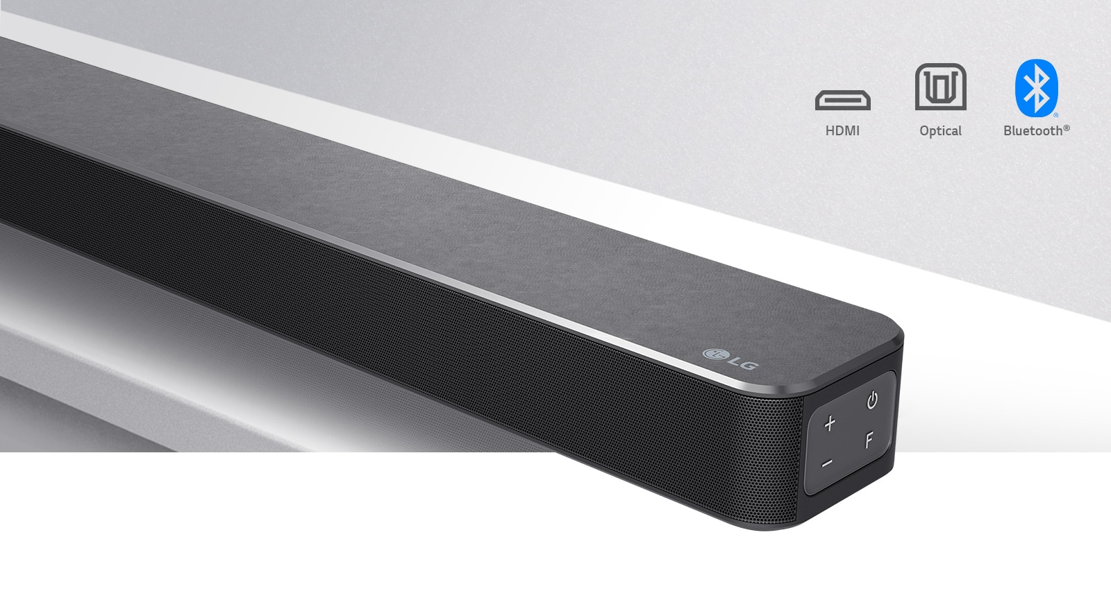 Primer plano de la barra de sonido LG a la derecha con el logotipo de LG en la esquina inferior derecha. Los iconos de conectividad se muestran arriba del producto.
