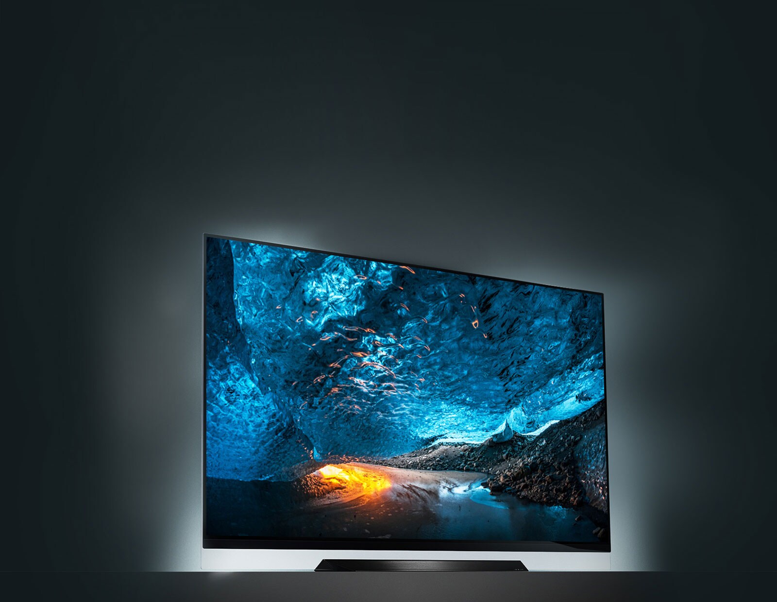 La ilusión de estar flotando. TV LG OLED E8  <br>1