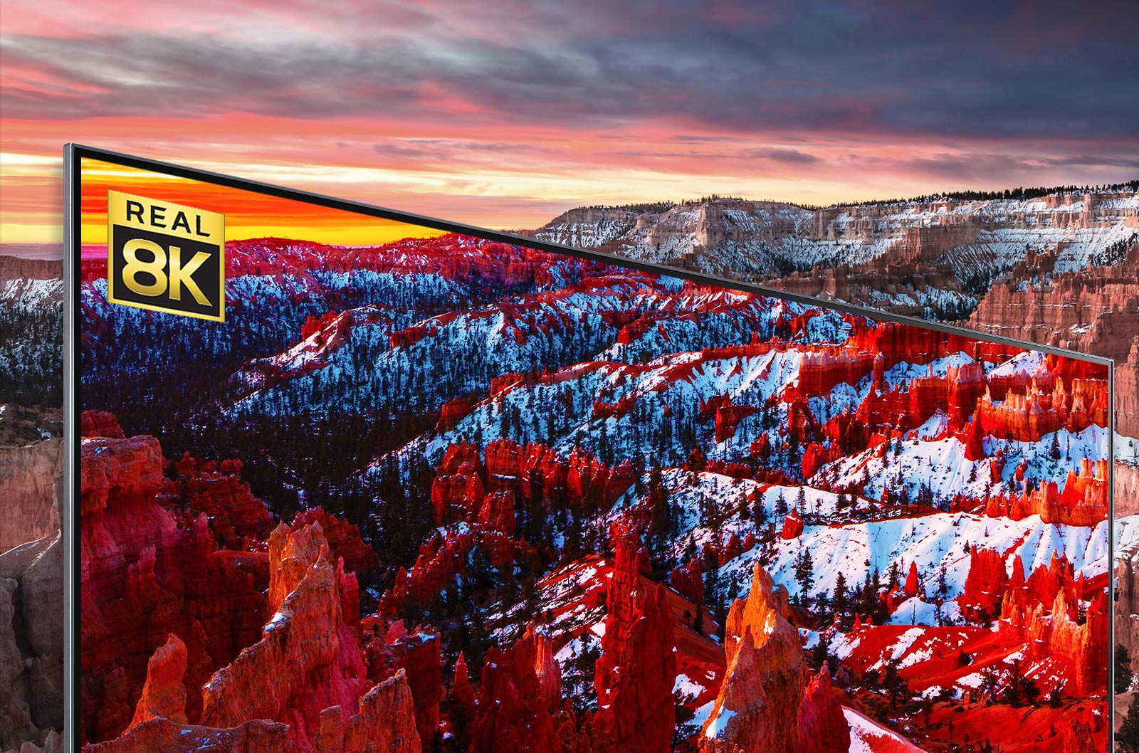 La escena televisiva de las montañas resulta más realista y menos pixelada en 8K (reproducir vídeo).