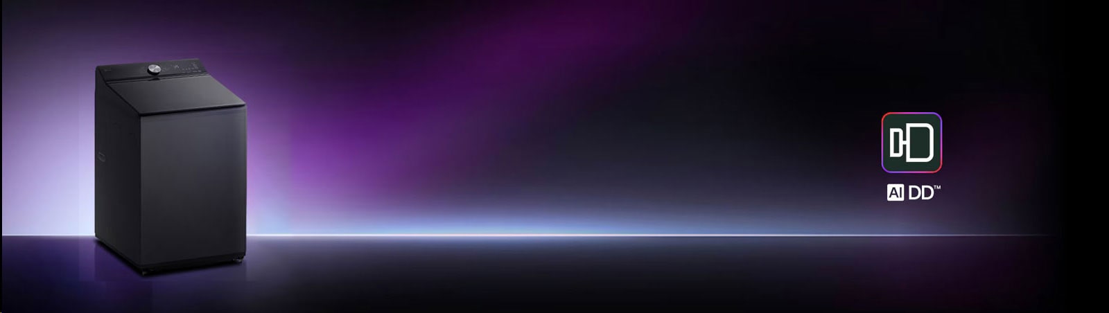 Una lavadora de carga superior de color gris oscuro sobre un fondo morado brillante con un logotipo que representa el lavado impulsado por IA.