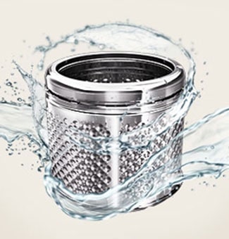 Imagen de agua rodeando una tina limpia