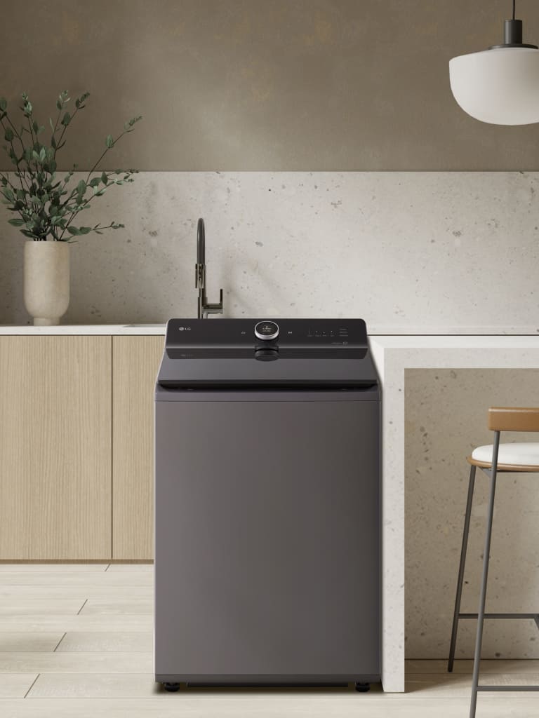 Panel de la lavadora en el video y seleccione AI Wash para detectar su ropa y establecer automáticamente el curso adecuado.