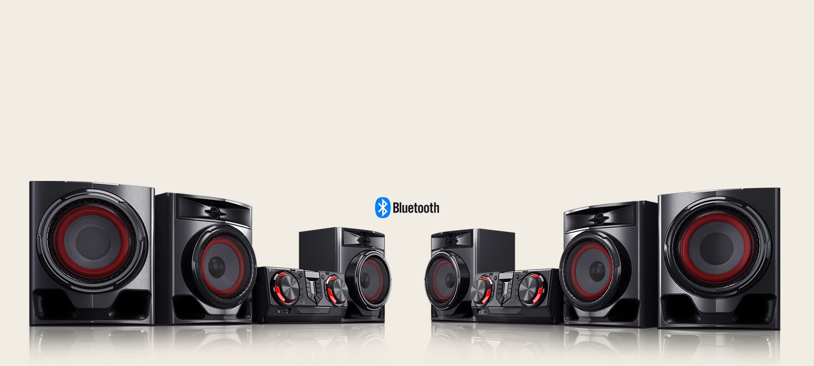 La imagen muestra dos pares de sistemas LG XBOOM CJ45 colocados sobre el fondo en formato de arco.