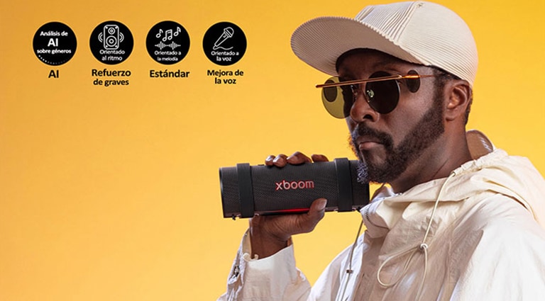 will.i.am sostiene xboom Grab en su mano derecha.