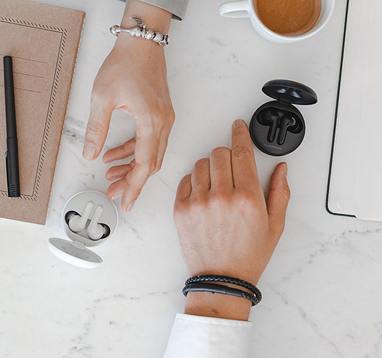 AV-TONEFree-FN6-33-Gallery-Module-02-01-Mobile