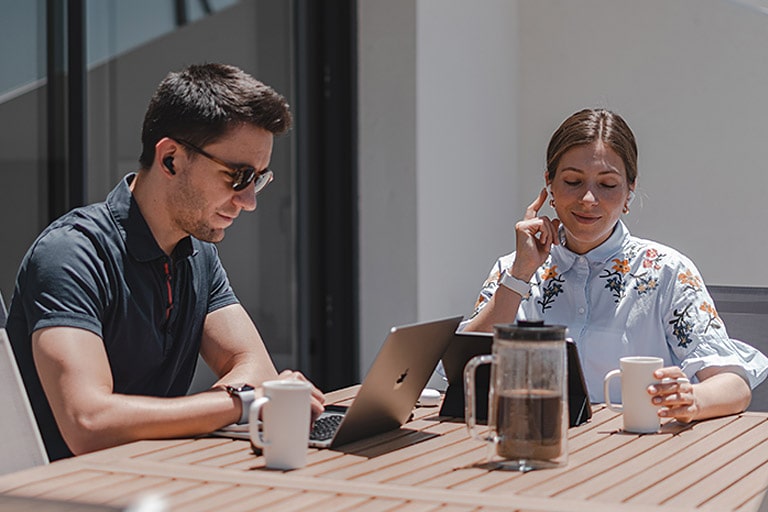 AV-TONEFree-FN6-33-Gallery-Module-02-04-Mobile