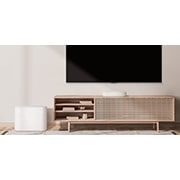 LG Barra de sonido compacta LG QP5W Éclair de 320W de potencia 3.1.2 canales con calidad de sonido Hi-Res Audio, Dolby Atmos, DTS:X  y HDMI eARC., Un televisor, una barra de sonido y un subwoofer colocados en una sala de estar sencilla, QP5W, thumbnail 3