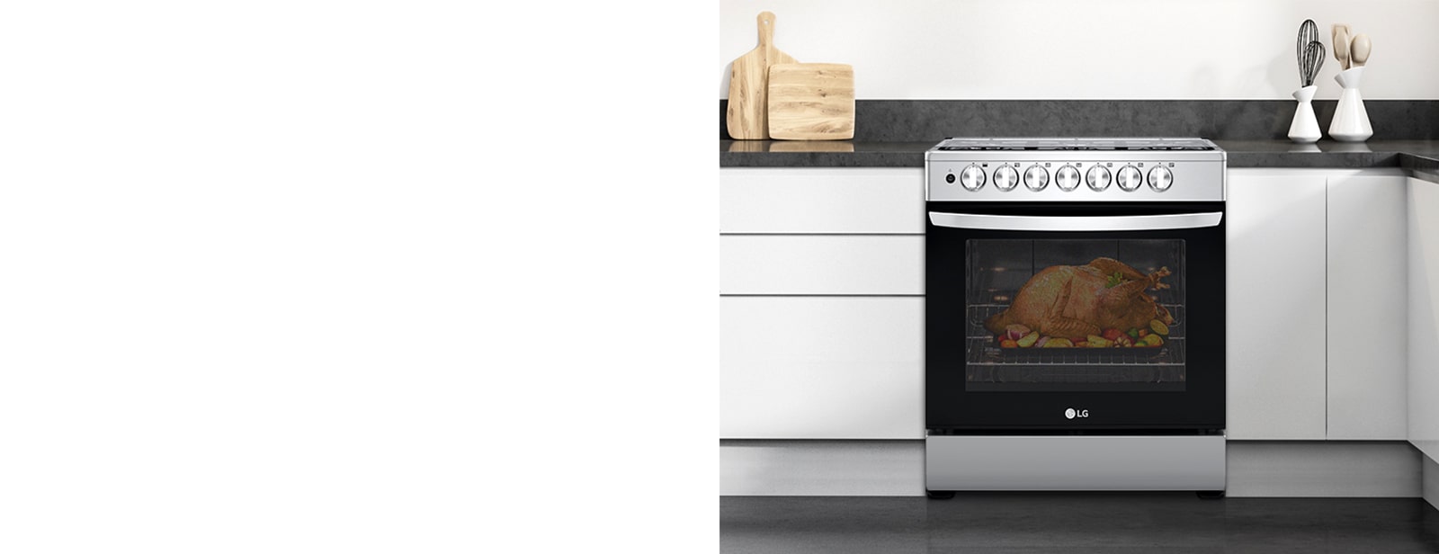 El horno se integra armoniosamente con la cocina y permite ver la cocción a través de su puerta transparente.