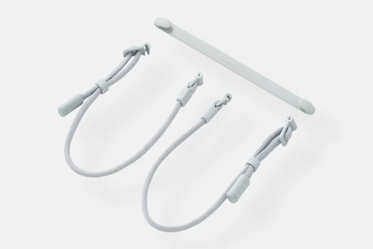 Hay una elástico para un ajuste estable y cómodo.