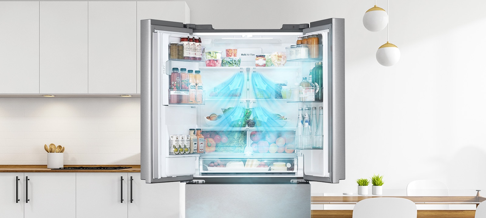 Vista general del refrigerador LG de varias puertas completamente abierto, que muestra cómo funciona la característica Multi Air Flow.