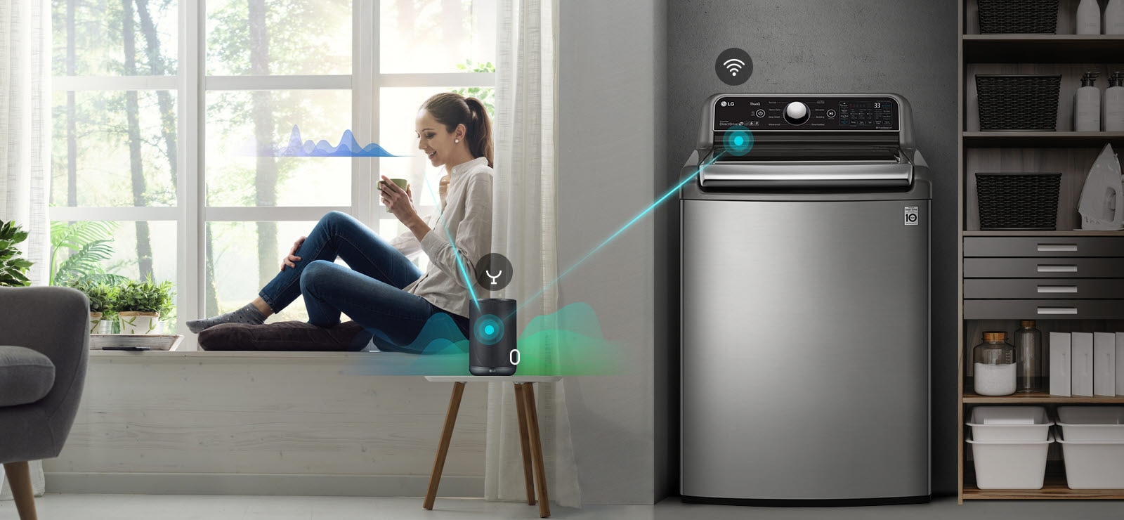 Una mujer habla con una bocina IA que se conecta a la lavadora mediante líneas y ondas de sonido.