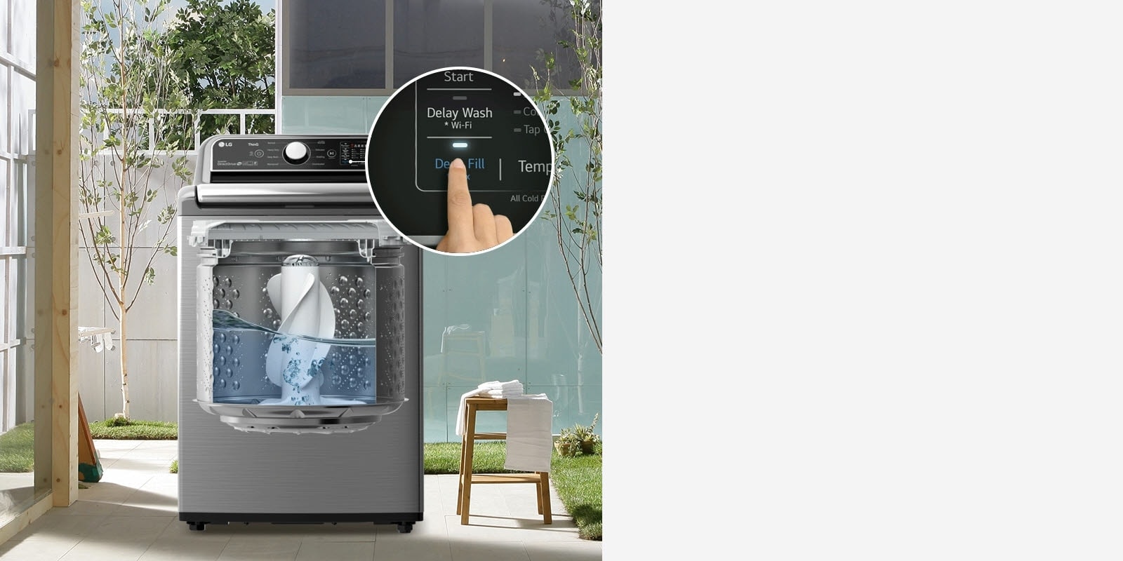 En un espacio soleado, una lavadora transparente muestra el tambor. Una mano presiona 'Llenado extra' y llena el tambor.