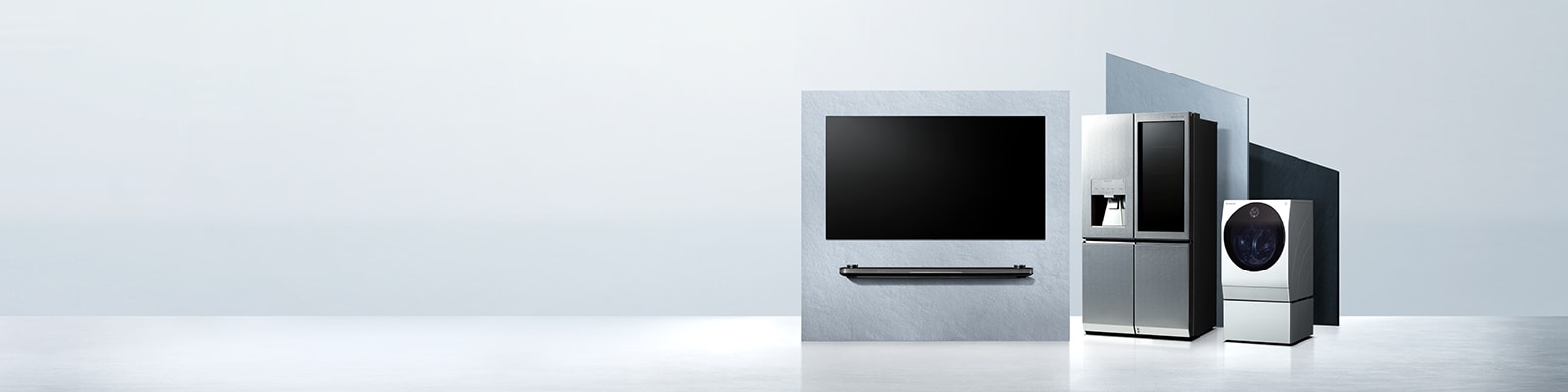 LG SIGNATURE OLED TV W, refrigerador y lavadora se colocan en el espacio virtual.