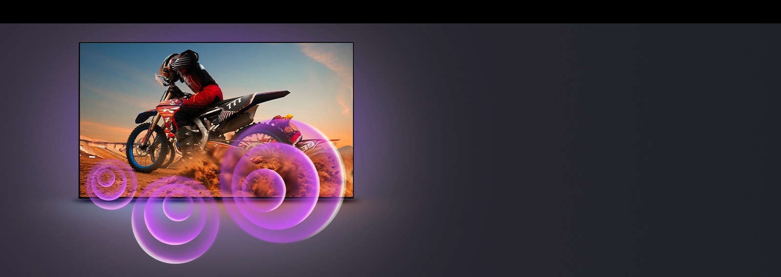 La LG OLED TV muestra un hombre en una motocicleta con círculos púrpuras abstractos que salen de la rueda para visualizar la emisión de sonido.