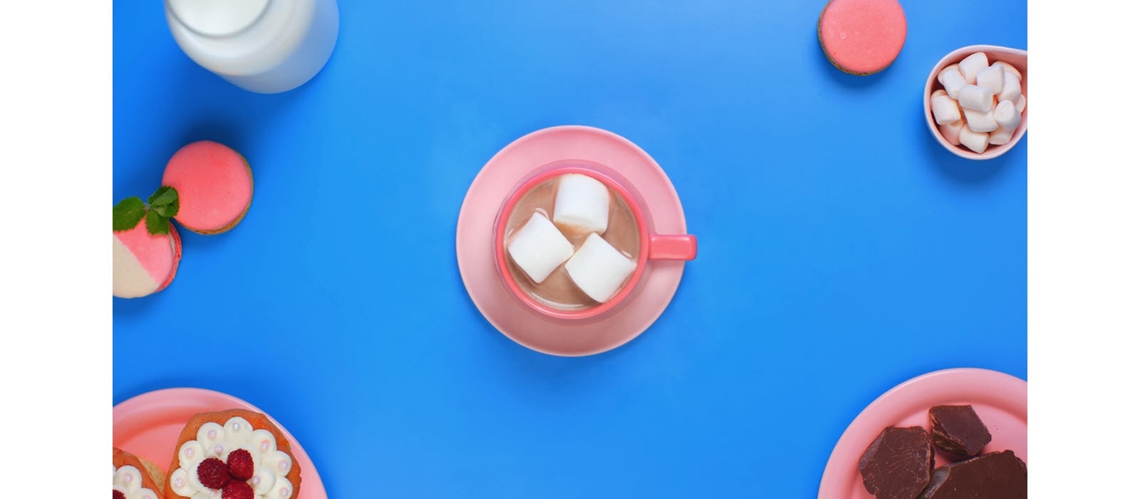 La animación ilustra la tecnología de calentamiento uniforme de LG Neochef en la preparación de chocolate caliente.