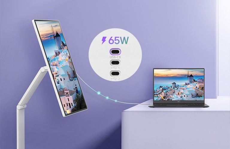 Un laptop está conectado a un LG Smart Monitor Swing por USB-C, cargando y mostrando la misma pantalla.