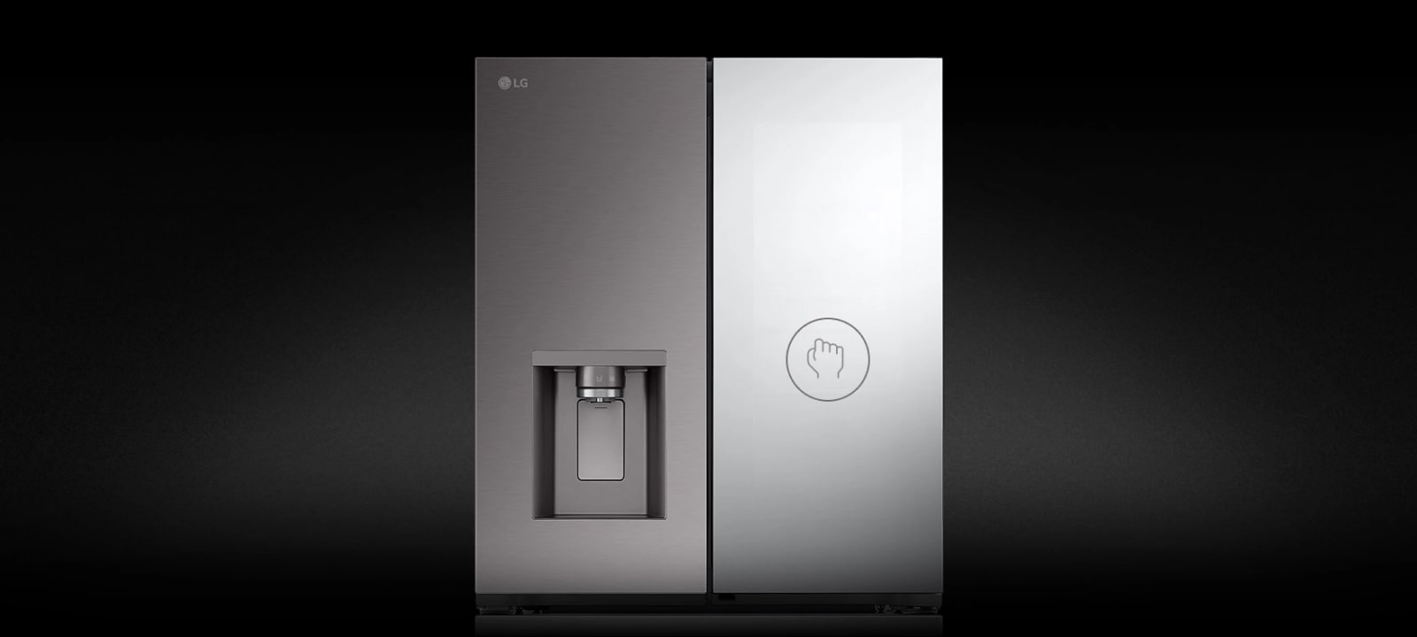 Tocando la puerta del frigorífico multi-puerta LG para ver el interior sin abrirla, mostrando la función InstaView™.