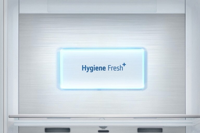 El video muestra el panel "Hygiene Fresh+" del refrigerador, absorbiendo bacterias y brillando con luz.
