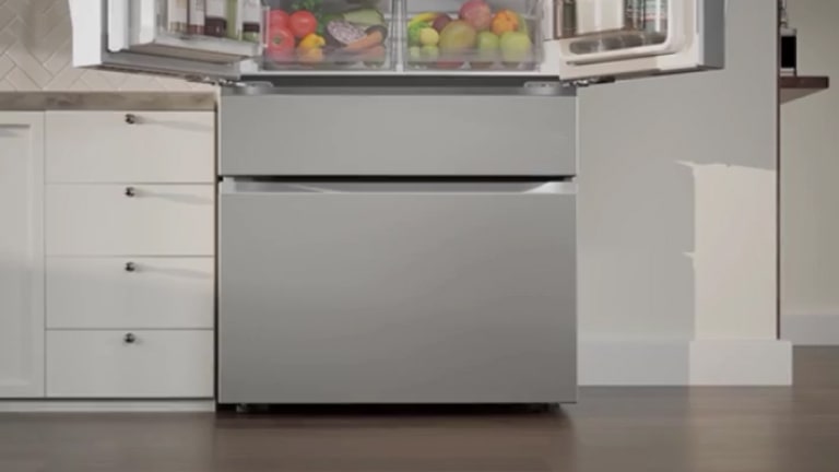 Mostrando cómo se utilizan las 5 configuraciones de temperatura diferentes y cómo los divisores ajustables mantienen todo ordenado y organizado.