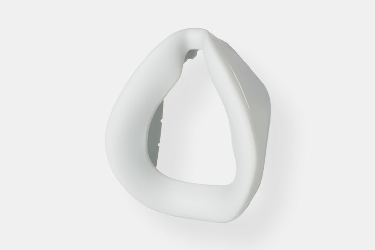 Vista frontal de la cubierta facial.