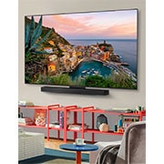 LG Smart TV LG OLED evo AI C5 4K de 77 pulgadas 2025, Pantalla de una LG TV que reproduce contenido de ciencia ficción. La interfaz de AI Chatbot aparece en la pantalla., OLED77C5PSA, thumbnail 14