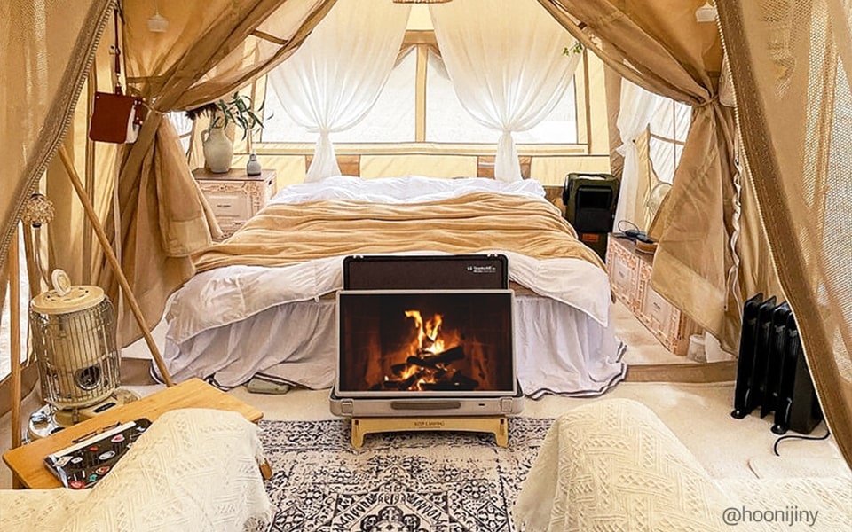 LG Stanbyme go dans une chambre de camping confortable