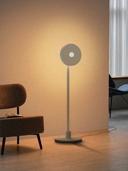 3-in-1-projector-combining-lighting-and-speaker_412-549