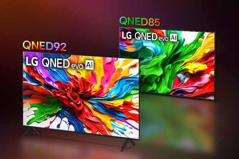 LG QNED TV 整齐排列着。
