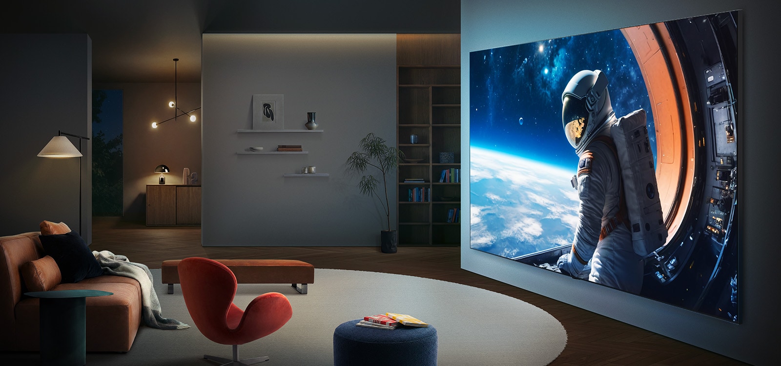 LG QNED evo AI QNED85 Mini LED 超大屏电视，壁挂于一个现代的生活空间之中，宽大的屏幕上显示着大型宇航员场景，视觉上充满了整个房间，营造出强烈的电影氛围。