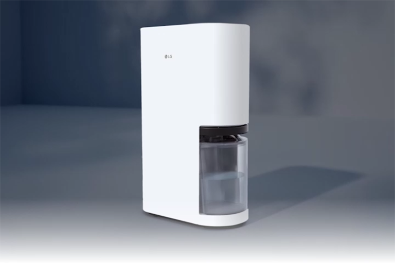 采用动态移动衣架技术对衬衫进行除尘