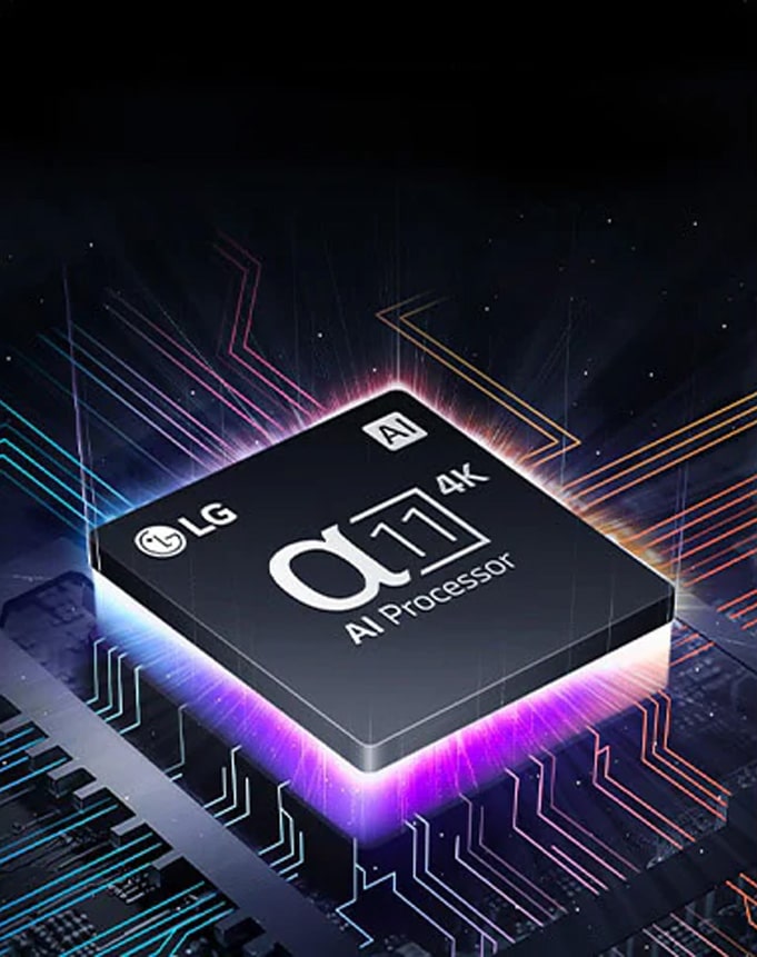 AI 音 / 画芯片 α11 8K Gen6 对着电路板的图像，芯片发出绿色的光，代表它的功率。