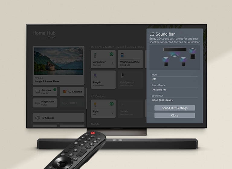 LG Remote 指向底部有 LG 回音壁 的 LG TV。LG TV 屏幕上显示 WOW Interface 菜单。
