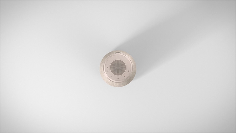 XBOOM 360 声波的图像，反射器的左右两侧有橙色箭头，声波在箭头周围扩散。